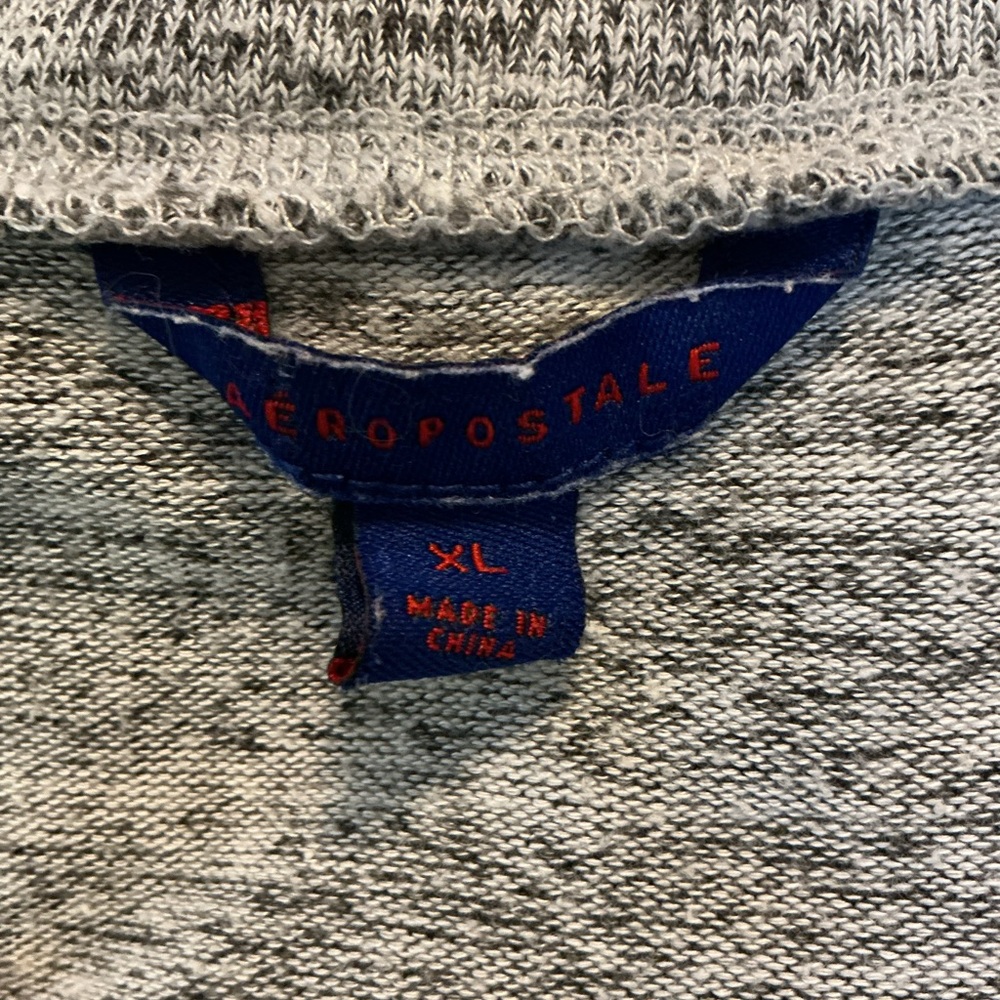 💡Aeropostale Gray Long Sleeve Tee - Picture 3 of 4